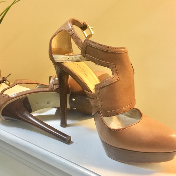 Michael Kors  Pump - Picture 2 of 6